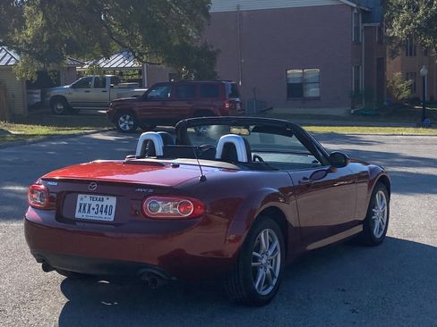 Used 2011 MAZDA MX-5 Miata Sport image 5