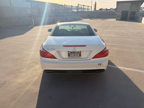 Used 2014 Mercedes-Benz SL 550 image 8
