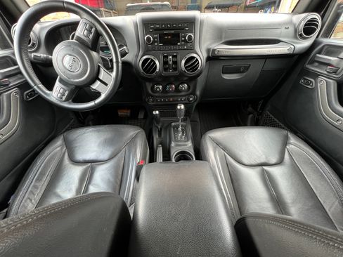 Used 2018 Jeep Wrangler Unlimited Sport S image 8