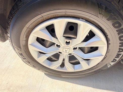 Used 2024 Honda CR-V LX image 8