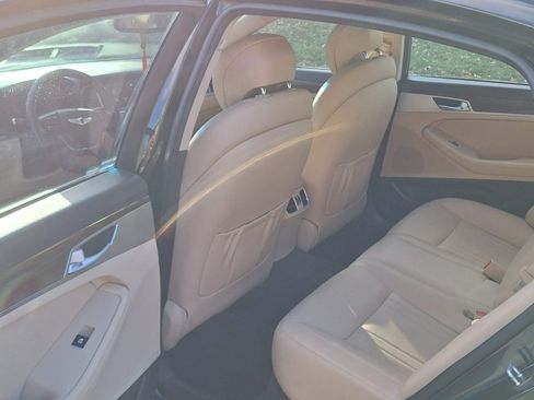 Used 2016 Hyundai Genesis 3.8 image 11