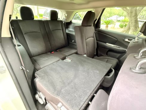 Used 2014 Dodge Journey American Value Package w/ Flexible Seating Group FWD image 21
