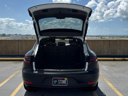 Used 2016 Porsche Macan S AWD/4WD image 2