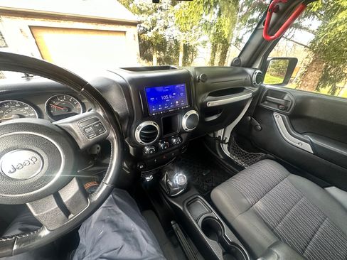 Used 2012 Jeep Wrangler Rubicon w/ Dual Top Group image 16