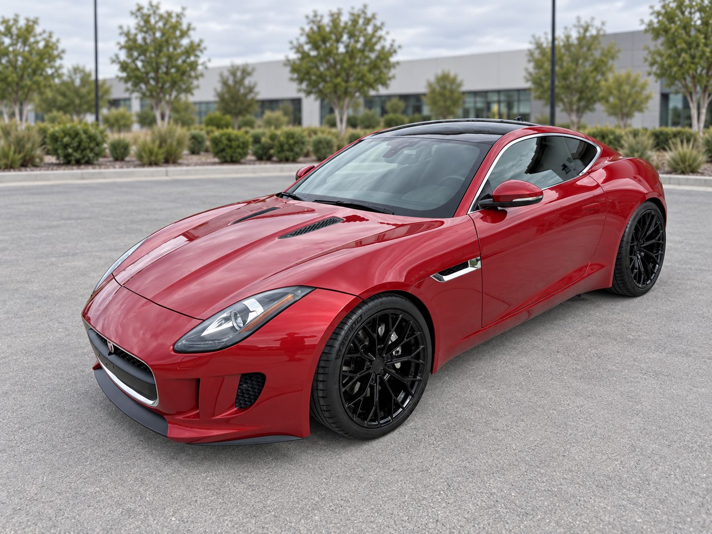 Used 2016 Jaguar F-TYPE Coupe RWD image 5