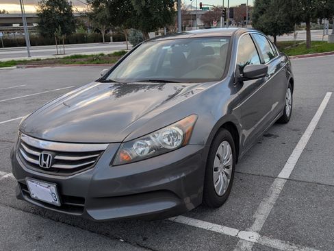 Used 2011 Honda Accord LX image 2