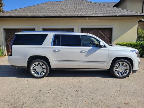 Used 2016 Cadillac Escalade ESV Platinum image 8