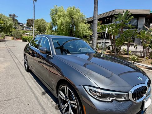 Used 2019 BMW 330i Sedan w/ Premium Package RWD image 2