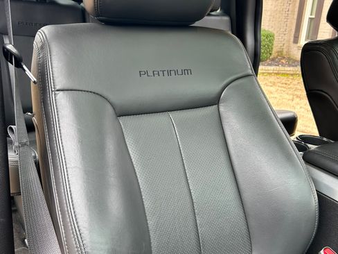 Used 2013 Ford F150 Platinum image 17