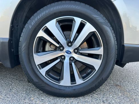 Used 2018 Subaru Outback 2.5i Limited w/ Popular Package #2 image 24