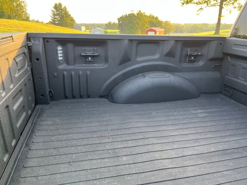 Used 2017 Ford F150 XLT w/ Equipment Group 302A Luxury AWD/4WD image 15