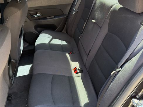 Used 2016 Chevrolet Cruze LT w/ Technology Package image 9