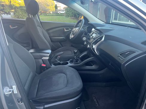 Used 2010 Hyundai Tucson GLS image 6