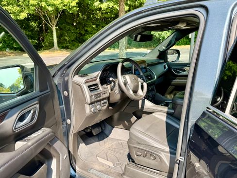 Used 2021 Chevrolet Tahoe LT w/ LT Signature Package AWD/4WD image 11