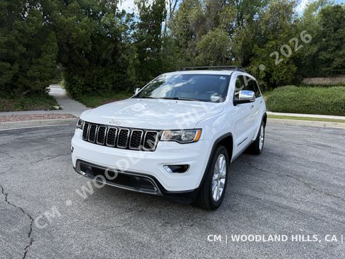 Used 2017 Jeep Grand Cherokee Limited image 8