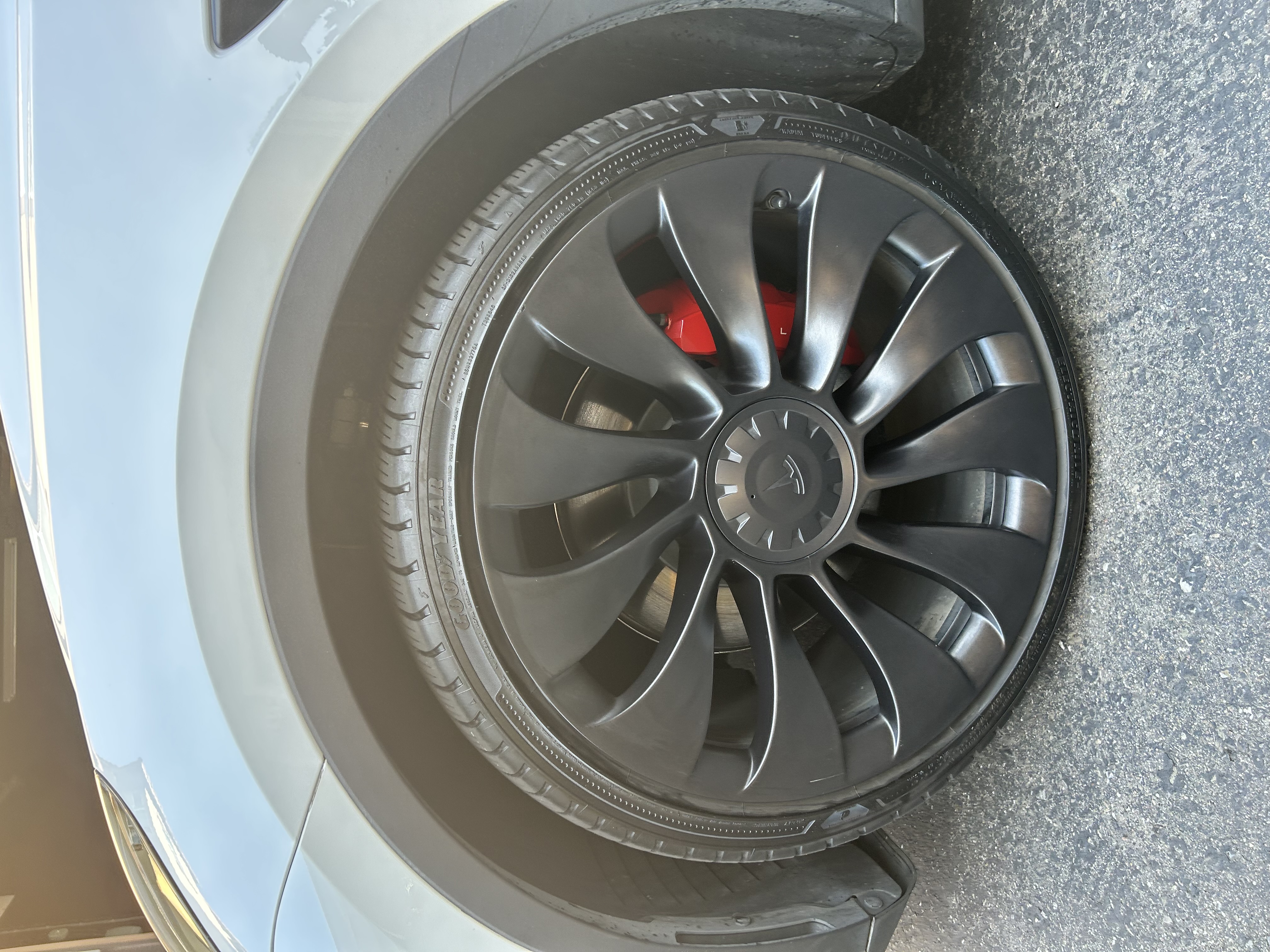 Used 2023 Tesla Model Y Performance AWD/4WD image 9