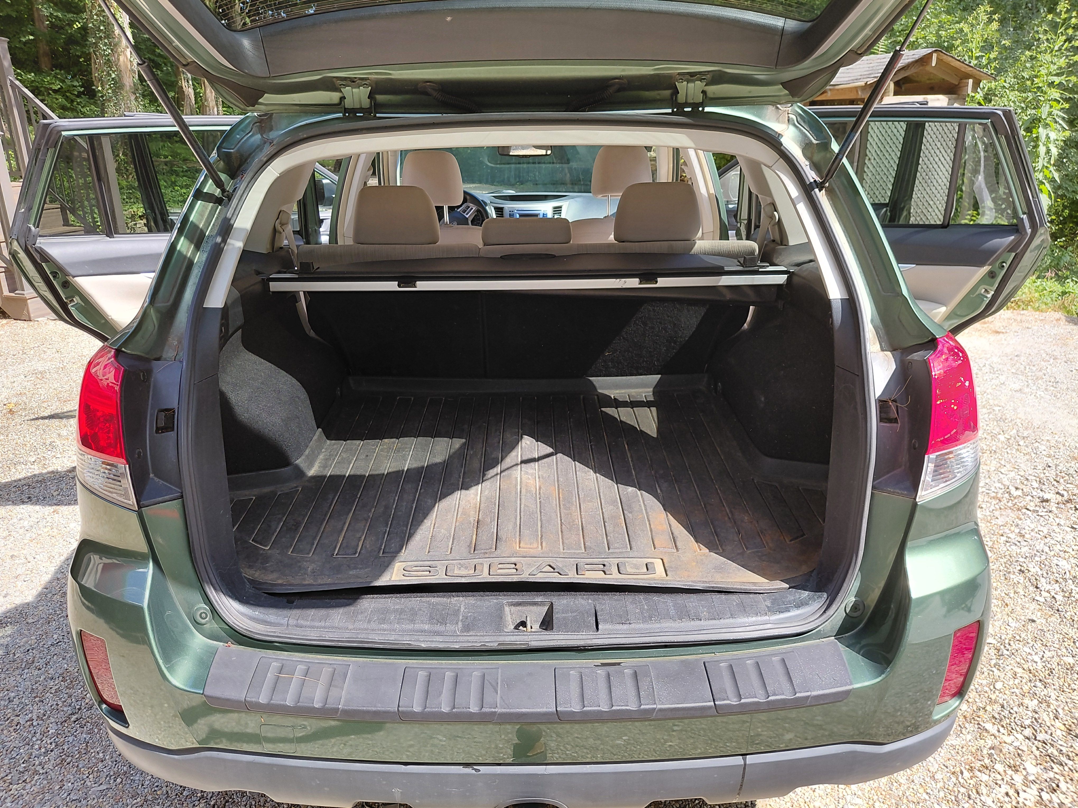 Used 2014 Subaru Outback 2.5i Premium AWD/4WD image 8