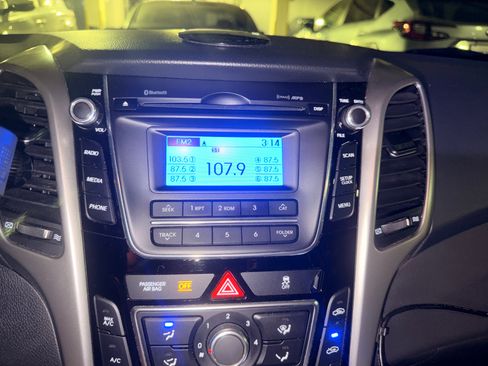 Used 2016 Hyundai Elantra GT FWD image 12