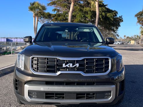 Used 2023 Kia Telluride SX Prestige image 4