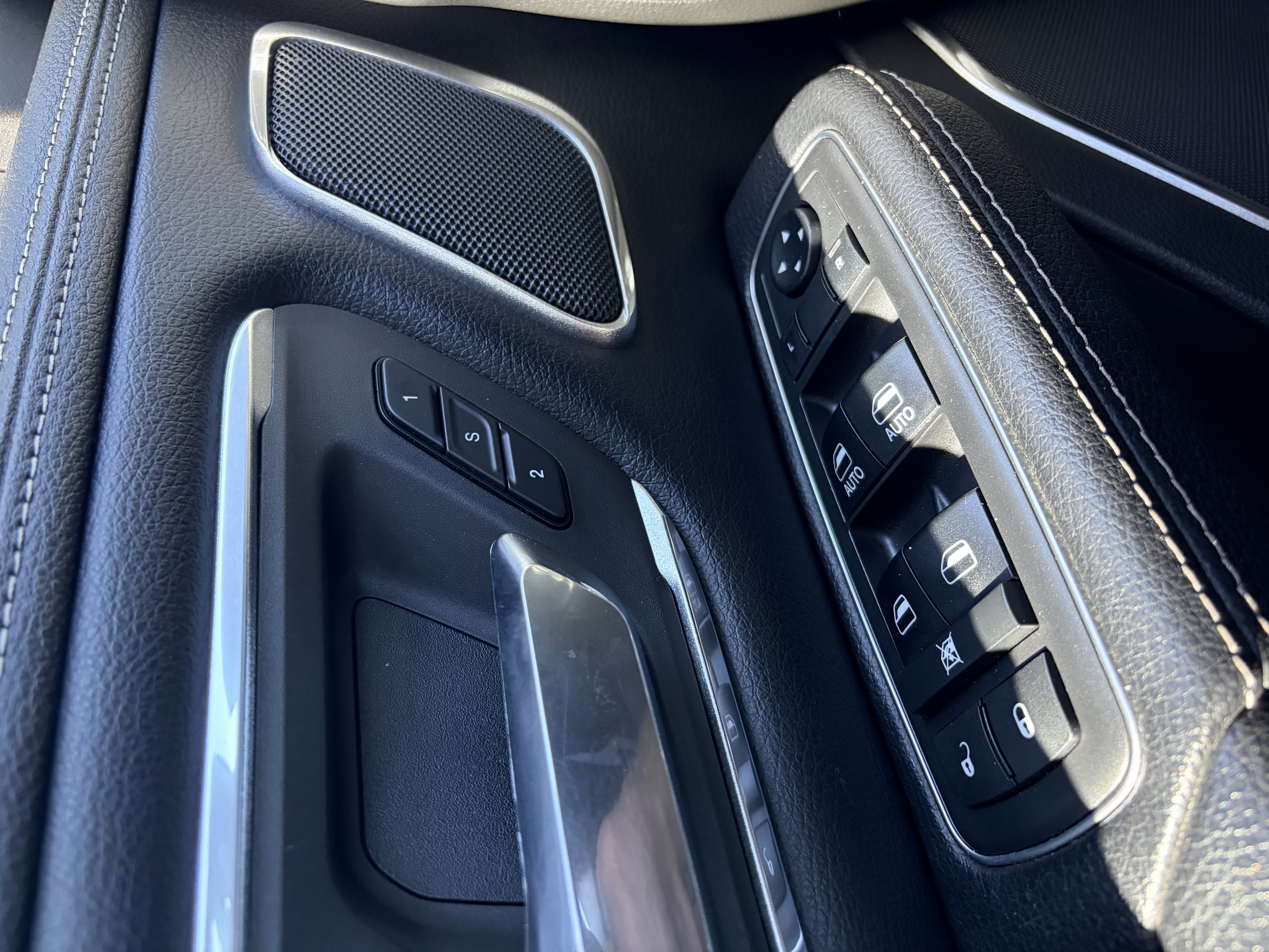 Used 2019 RAM 1500 Laramie AWD/4WD image 23