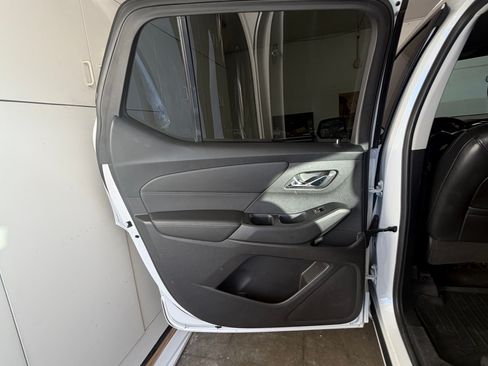 Used 2018 Chevrolet Traverse Premier w/ Driver Confidence II Package image 17