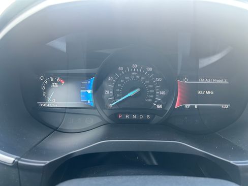 Used 2018 Ford Edge SEL w/ Equipment Group 201A FWD image 9