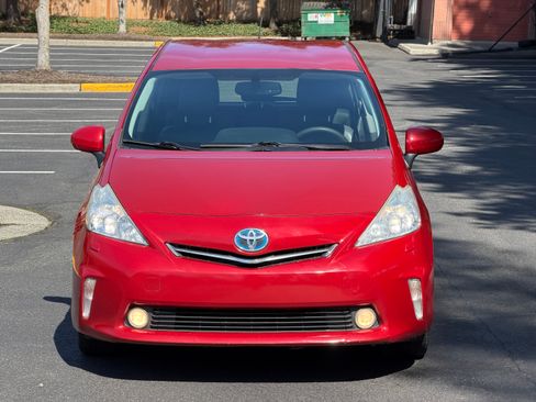 Used 2012 Toyota Prius V Five image 1