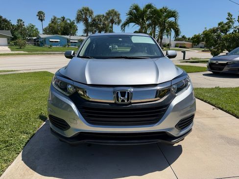 Used 2019 Honda HR-V LX image 2