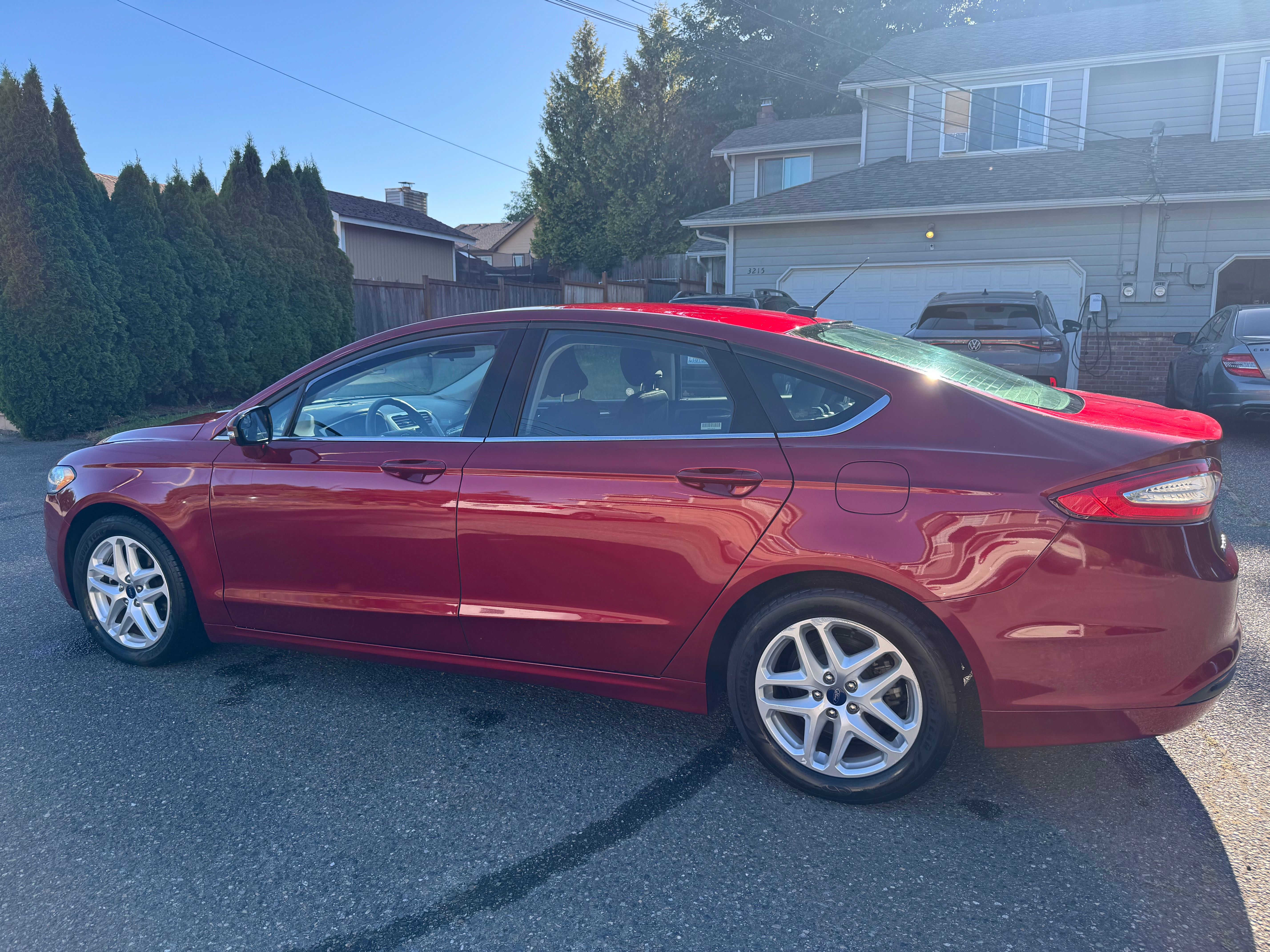 Used 2016 Ford Fusion SE FWD image 5