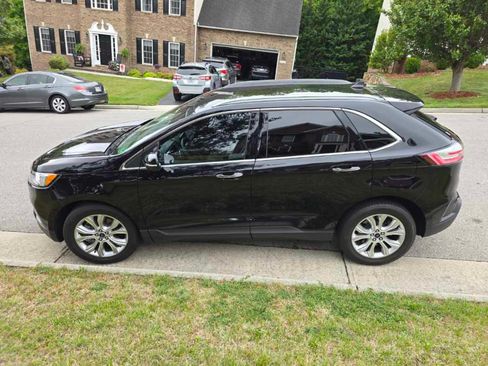 Used 2021 Ford Edge Titanium w/ Class II Trailer Tow Package AWD/4WD image 2