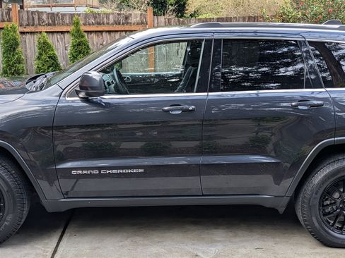 Used 2014 Jeep Grand Cherokee Laredo w/ Quick Order Package 23E image 2