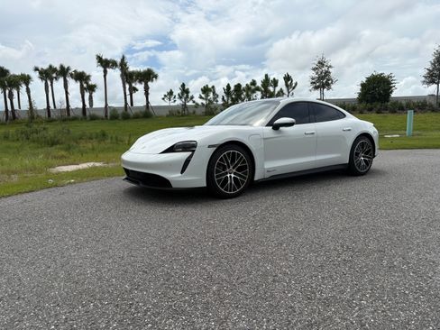 Used 2022 Porsche Taycan RWD image 1