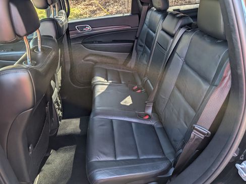 Used 2019 Jeep Grand Cherokee Limited w/ Trailer Tow Group IV image 8