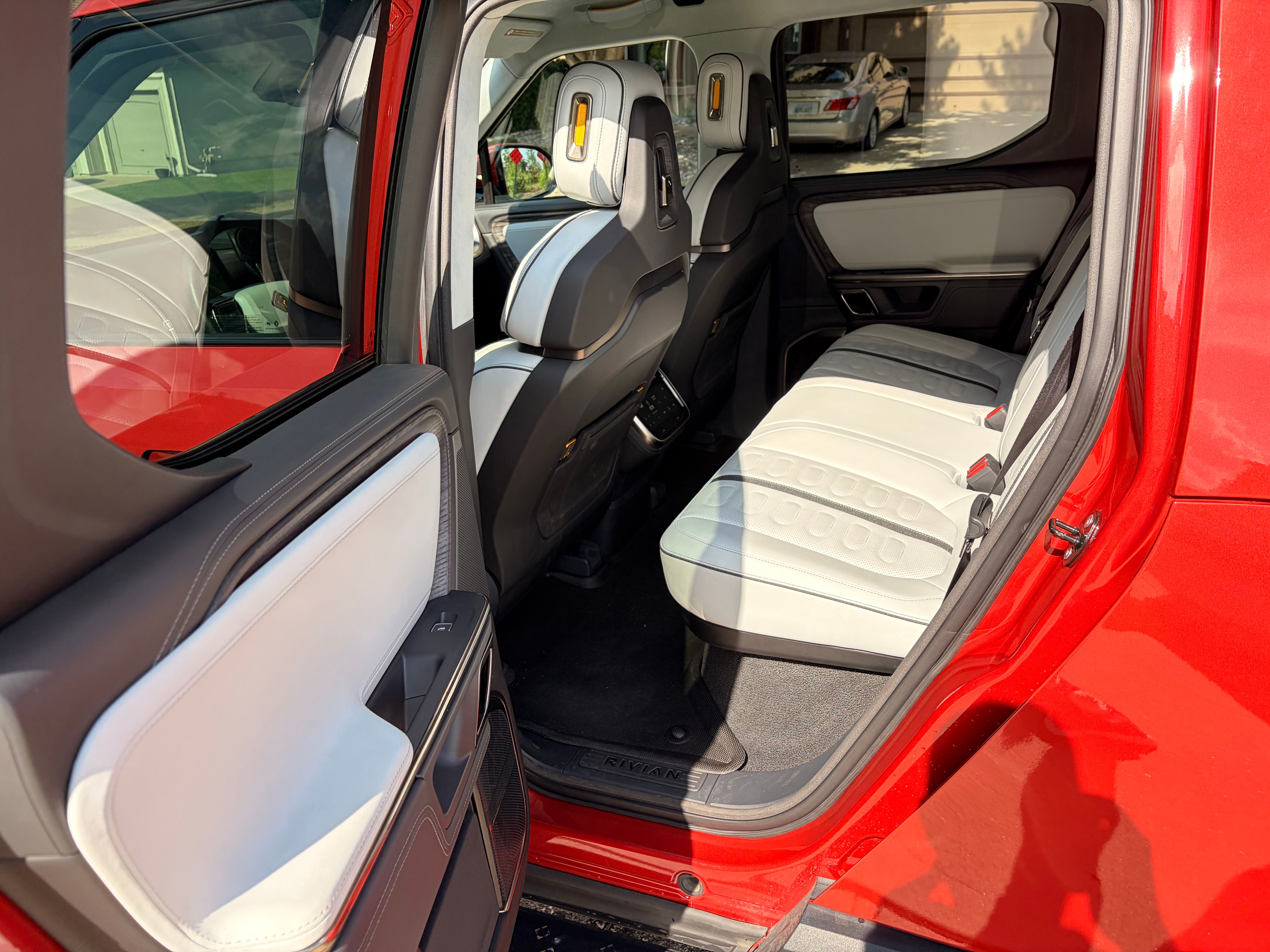 Used 2022 Rivian R1T Launch Edition AWD/4WD image 17