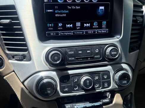 Used 2019 GMC Yukon XL SLT w/ Open Road Package AWD/4WD image 14