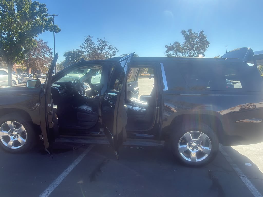 Used 2015 Chevrolet Suburban LT w/ Luxury Package RWD image 15