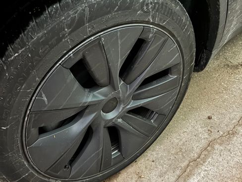 Used 2024 Tesla Model Y Long Range image 10