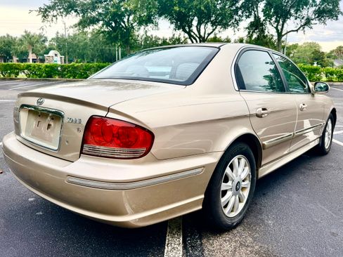 Used 2005 Hyundai Sonata GLS FWD image 2
