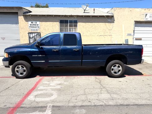 Used 2004 Dodge Ram 2500 Truck SLT w/ Trailer Tow Group AWD/4WD image 1