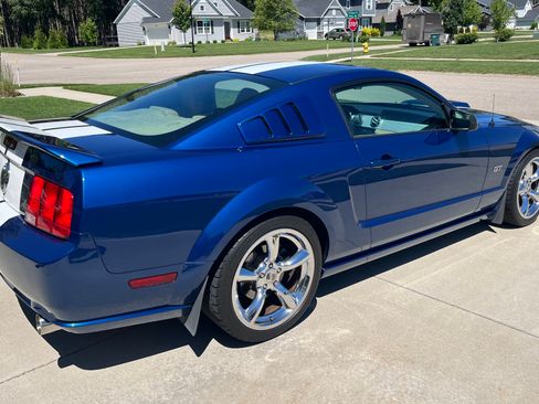 Used 2006 Ford Mustang GT Premium RWD image 5