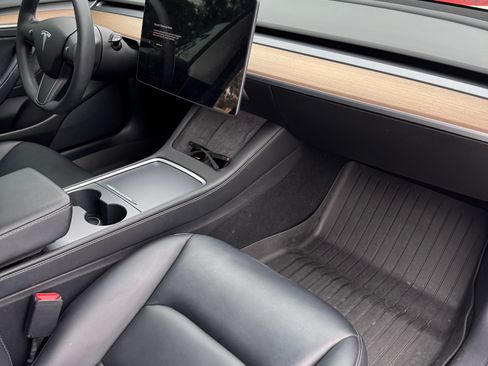 Used 2021 Tesla Model 3 Standard Range Plus image 11