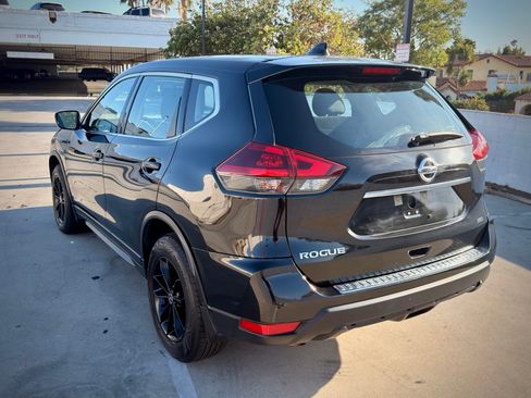 Used 2018 Nissan Rogue S AWD/4WD image 5