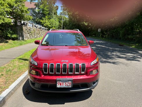 Used 2015 Jeep Cherokee Latitude w/ Comfort/Convenience Group AWD/4WD image 16