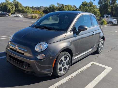 Used 2017 FIAT 500 e image 1