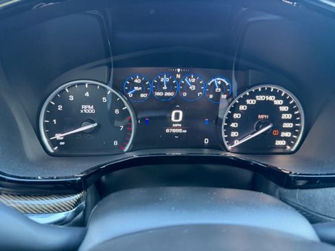 Used 2017 Cadillac XT5 Platinum image 12