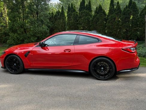 Used 2021 BMW M4 Competition w/ M Carbon Exterior Package RWD image 10