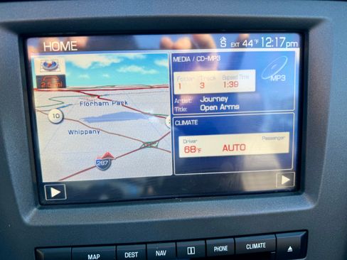 Used 2011 Ford Mustang Shelby GT500 w/ SVT Performance Pkg image 17