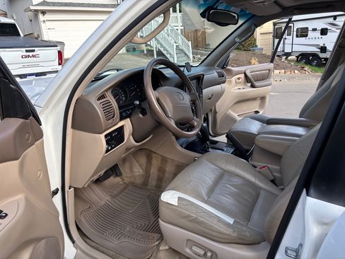 Used 2000 Toyota Land Cruiser image 10