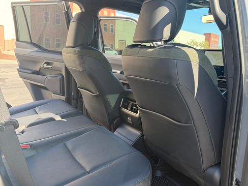 Used 2024 Lexus GX 550 AWD/4WD image 14