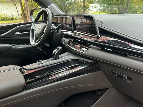 Used 2023 Cadillac Escalade V w/ LPO, ONYX Package image 26